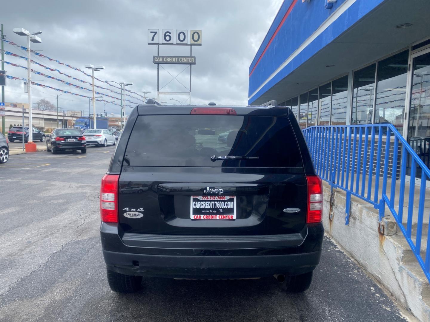 2017 BLACK Jeep Patriot Latitude 4WD (1C4NJRFB9HD) with an 2.4L L4 DOHC 16V engine, located at 7600 S Western Ave., Chicago, IL, 60620, (773) 918-3980, 0.000000, 0.000000 - Photo#2